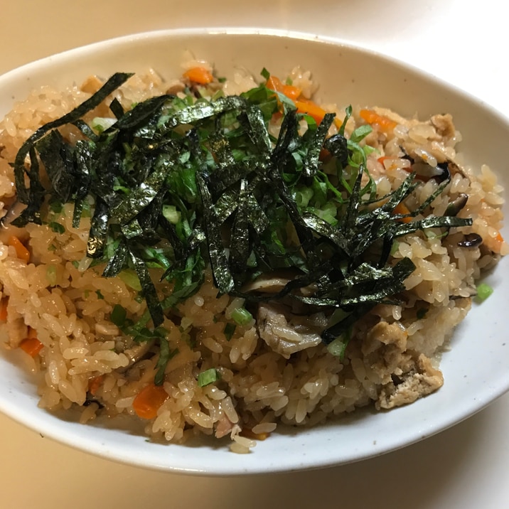 もち米入りでも普通に炊ける！鶏ごぼうの炊き込みご飯